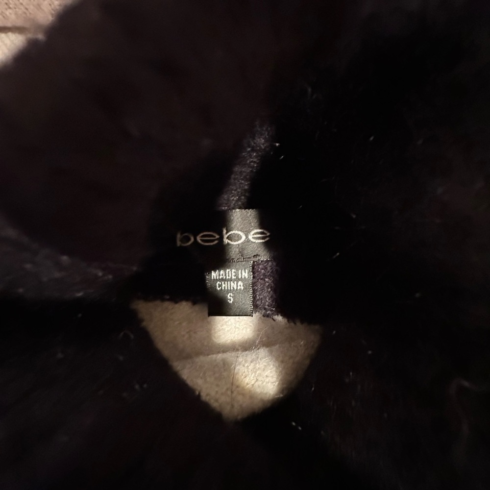 Bebe - Picture 6 of 8